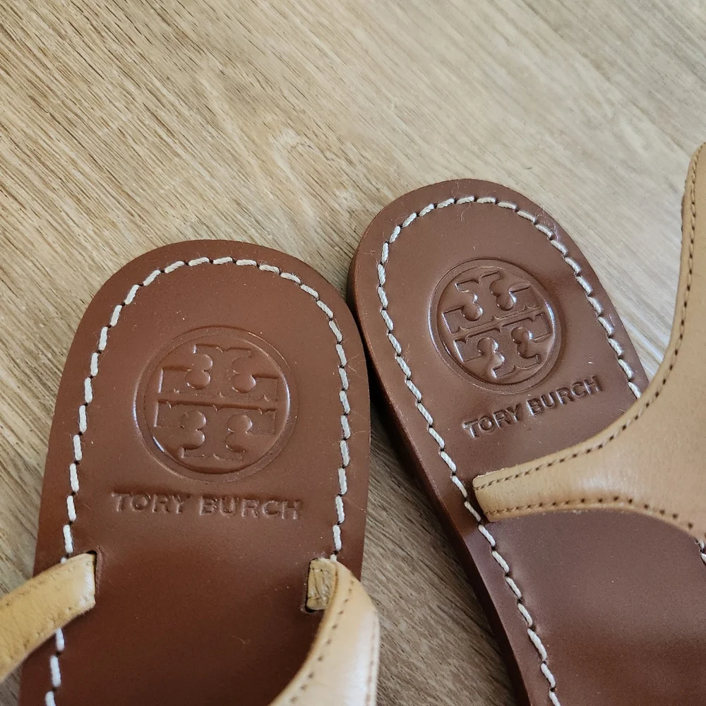 Tory Burch Violet Jeweled Logo Patent Leather T Strap Sandals Size 7.5 - Picture 3 of 6